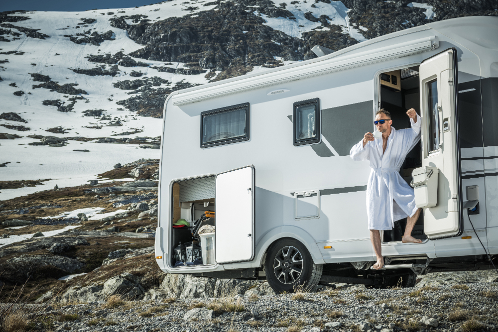 🚐✨ Descubre las mejores autocaravanas de segunda mano y de ocasión en España con Elektro Caravans! 🌟 Cuando estás buscando comprar autocaravanas de segunda mano o de ocasión, es esencial tener en cuenta varios aspectos para asegurarte de tomar la decisión correcta y obtener el máximo valor por tu inversión. Aquí te presentamos algunos consejos clave que debes considerar: 1️⃣ Historial del vehículo: Revisa el historial de la autocaravana para conocer su procedencia, mantenimiento y cualquier reparación importante que haya tenido. En Elektro Caravans, nos aseguramos de proporcionar un historial completo y transparente de cada vehículo. 2️⃣ Inspección técnica: Asegúrate de realizar una inspección técnica detallada para verificar el estado mecánico y estructural de la autocaravana. Nuestro equipo de expertos en Elektro Caravans revisa cada vehículo minuciosamente antes de ponerlo a la venta. 3️⃣ Prueba de conducción: Realiza una prueba de conducción para evaluar cómo se maneja el vehículo y asegurarte de que todo esté en perfecto estado. En Elektro Caravans, te invitamos a probar nuestras autocaravanas para que encuentres la que mejor se adapte a tus necesidades. 4️⃣ Presupuesto y financiación: Define un presupuesto claro y considera las opciones de financiación disponibles. Nosotros te ofrecemos opciones flexibles de financiación para que puedas adquirir tu autocaravana sin preocupaciones. 5️⃣ Garantías y servicio postventa: Opta por un vendedor que ofrezca garantías y un buen servicio postventa. En Elektro Caravans, te brindamos garantías y un soporte continuo para que tu experiencia sea satisfactoria y sin problemas. Explora nuestras opciones de autocaravanas perfiladas, integrales y capuchinas de 4 y 5 plazas, y encuentra el vehículo perfecto para tus aventuras.  #ElektroCaravans #Autocaravanas #SegundaMano #AutocaravanasDeOcasión #ViajesEnCaravana #AventuraEnCarretera #Perfiladas #Integrales #Capuchinas #ViajeEnFamilia #LibertadDeViajar #ExploraConfort #ViajaConEstilo ¡Transforma tus viajes con Elektro Caravans y vive la aventura de tu vida! 🌍✨🚐