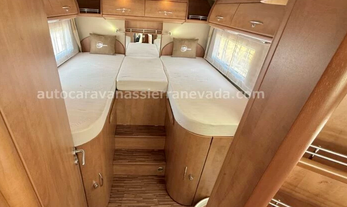 Autocaravana integral CARTHAGO, modelo Chic C-Line.Fabricación Alemana especialista en móldelos integrales de alta calidad, posicionándose en uno de los fabricantes de la clase alta del mercado Europeo. Una de las mejores marcas del mercado, especialistas en acabados de gran estilo, comodidad, funcionamiento y durabilidad. También gracias a su gran espacio en el interior del habitúalo será ideal para gente alta. Del año 2011 y con tan solo59.000km.El punto fuerte lo tenemos en su motorFiat Ducato 3.0 MultiJet 160cv / 6 velocidades,un motor muy potente, fiable, de fácil mantenimientoy con la ventaja de llevar Cadena de distribución (no correa). Con Chasis ALKO + Barras de torsión haciéndola mucho más estable que ballestas. Lo más increíble de esta autocaravaans y muy poco habitual son sus 5 plazas homologadas para viajar y dormir gracias a su camas, Camas Gemelas en la parte trasera con posibilidad de ampliar y hacer una cama gigantey Colgante en Cabina, ambas muy amplias.Cuenta con maletero extra grande con unas medidas (2,20largo x 1,30ancho x 1,20alto),donde podrá llevar moto  o bicicletas. ESTE VEHÍCULO SE CONDUCE CON EL CARNET C, su M.M.A 4.250kg la mayor ventaja es su capacidad de carga. (. Las medidas de esta fantástica autocaravana son: (7,20m x 3,00m) ideal para usar como vivienda o para grandes familias y viajes largos.

REF.A25/21

Te damos un año de garantía. El precio incluye IVA, Imp. Matriculación y cambio de titular.
Completamente revisada de interior y motor, con cambio de aceite y todos los filtros.
Autocaravanas de Sierra Nevada, con  técnicos y personal cualificado con más de dieciocho años de experiencia en el sector de autocaravanas de ocasión y semi nuevas. Especialistas marcas de primera calidad: Hymer, Rapido, Bürstner, Pilote Eura Mobil, Carthago, Dethleffs, Fleurette, Knaus, Bavaria, Itineo, Roller Team, Challenger…