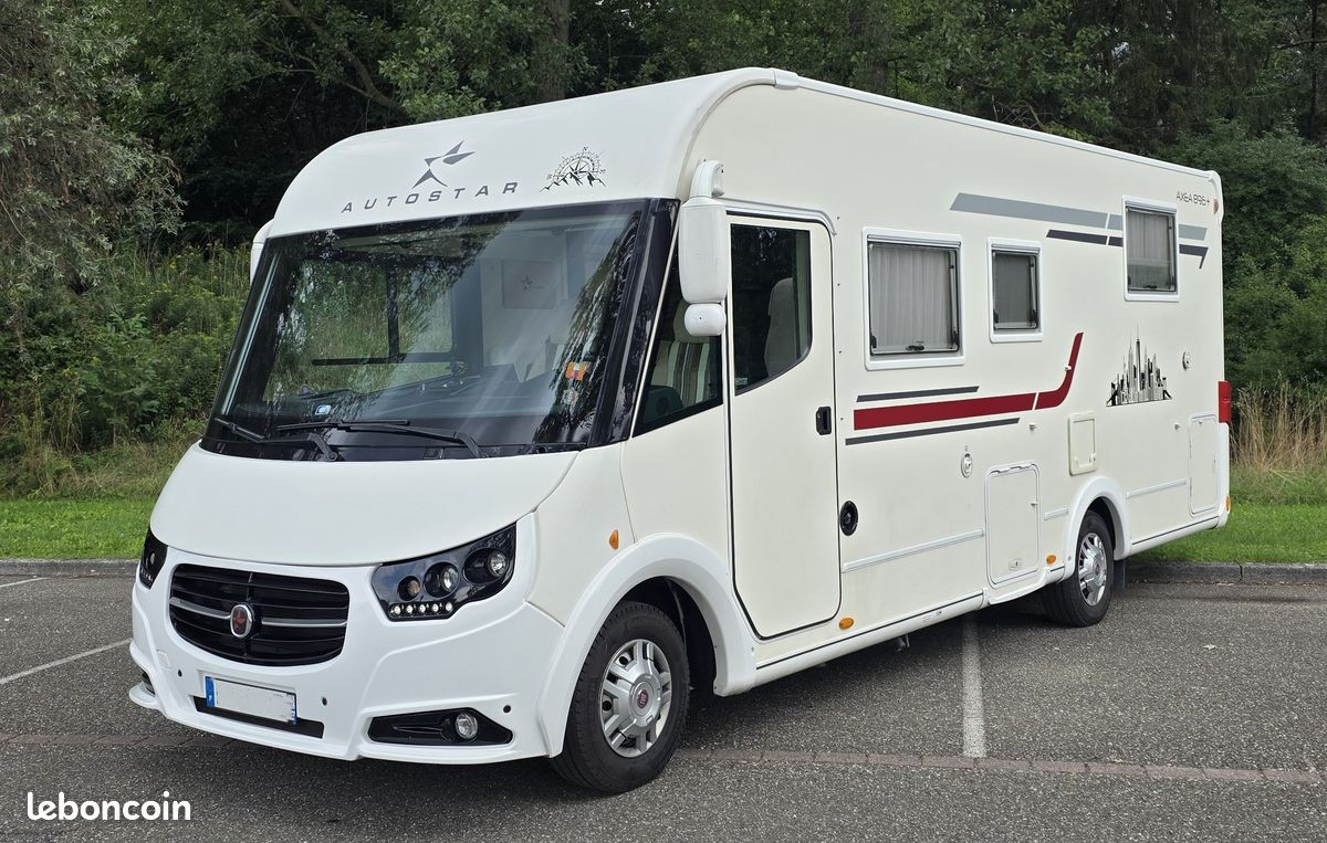 AUTOCARAVANA INTEGRAL AUTOSTAR AXEA 896+ Autocaravanas Sierra Nevada empresa con más de 20 años de experiencia en el sector de venta de ocasión os ofrece esta magnífica casa rodante.🗣️👉 Para más información o precio 💵 consulté en nuestra página web www.autocaravanassierranevada.com ➡️🌐💻 o haga click👉🖱️ en nuestro enlace ⬇️👇 https://autocaravanassierranevada.com/listings/autostar-exea-896/ EQUIPAMIENTO Y EXTRAS MOTOR: FIAT DUCATO 2.3 MULTIJET 130 CV AÑO: 2014 KM: 50.000 Medidas exteriores: 7,30m x 2,90m Plazas: 4 Extras y Equipamiento: -Medida maletero con doble acceso: (2,15m x 0,85m x 1,15m) -Camas (Isla /Colgante en cabina) -Aire acondicionado de motor -AirBag(conductor y copiloto) -Velocidad de Crucero -Cierre Centralizado -Espejos eléctricos(solo los de arriba) -Elevalunas eléctricos solo conductor -Radio (2DIN-CD-USB-BT) -Cámara de Visión trasera -Sensor de Aparcamiento -Asientos Giratorios -Oscurecedores REMIS en cabina completa -Mosquiteras en ventanas, claraboyas y puerta principal -Claraboya XXL en salón -Frigo THETFORD (220V, gas, 12v, Auto) 175 L capacidad -Horno a Gas -Extractor de Humos -Ducha con mampara separada de aseo -Batería de 95 ah -Placa solar de 1OOw -Calefacción Truma lnet Ready -Escalón doble peldaño integrado -2 TV 12v(TDT-HDMI -USB-DVD) -Toldo FIAMMA de 4M -Portabicis para 3 -2 Cierre de seguridad -Neumáticos reforzados especial campe