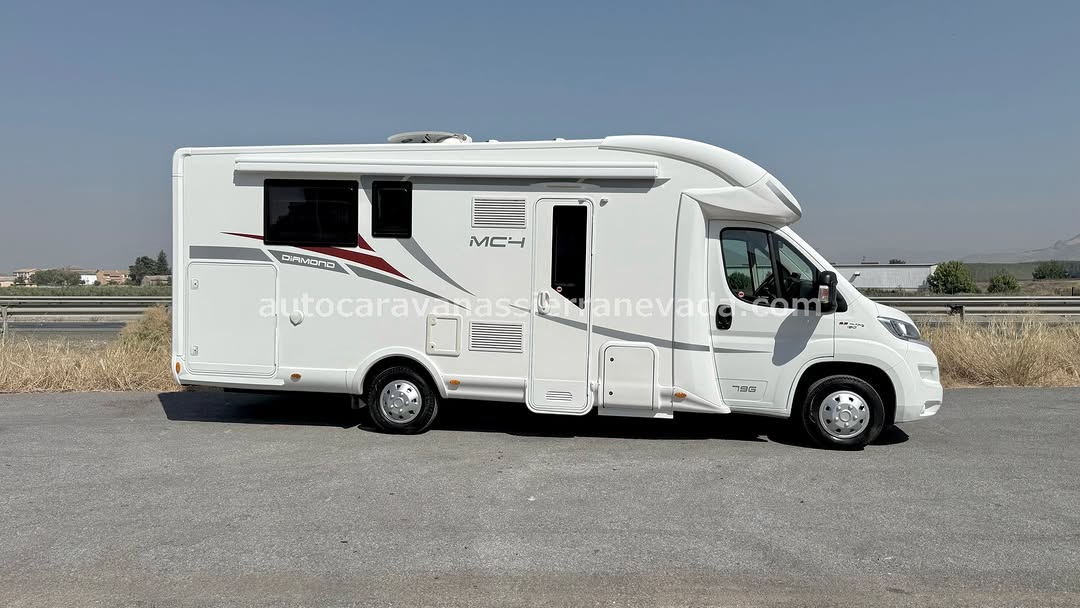 Perfilada McLouis MC4-79G DIAMOND Autocaravanas Sierra Nevada empresa con más de 20 años de experiencia en el sector de venta de ocasión os ofrece esta magnífica casa rodante.🗣️👉 Para más información o precio 💵 consulté en nuestra página web www.autocaravanassierranevada.com ➡️🌐💻 o haga click👉🖱️ en nuestro enlace ⬇️👇 https://autocaravanassierranevada.com/listings/mclouis-mc4-79g-diamond/ ¿Quieres pagar a plazos? Llama y te informamos sin compromiso 📞617795719 📞621251555 Extras 👇 MOTOR: Fiat Ducato 2.3 MultiJet 130cv AÑO: 2017 KM: 59.000 Medidas: 7,20m x 2,90m Plazas viajar: 5 Plazas dormir: 5 * Medida Garaje doble portón: (2,20m x 1,10m x 1,20m) * Camas (Isla elevable/ Colgante en Salón/Salón Convertible) Extras: Aire acondicionado ( de motor) AirBags(conductor y copiloto) Velocidad de Crucero Cierre centralizado Espejos eléctricos Elevalunas eléctricos Radio (2DIN -BT-MP3-SD-USB) Cámara de visión Trasera Asientos giratorios Mosquiteras en ventanas, claraboyas y puerta principal Claraboyas transparentes y Claraboya panorámica xxl en cabina TurboVent Frigo THETFORD (220v, Gas, 12v, Auto) 149L capacidad Ducha con mampara separada de aseo Batería de 100ah. Placa solar de 100w. Calefacción Truma Combi Tv 12v. (TDT-HDMI-USB-DVD) Escalón de doble peldaño integrado Toldo de 3,5m. Portabicis para 4 Neumáticos reforzados especial camper #autocaravanastyle #viajarconniños #viajarenautocaravanaconniños #roadtrip #autocaravanaadventure #ventadeautocaravanas #autocaravanassierranevada #autocaravantravel #autocaravanaenlaplaya #kitcamping #differentholidays #camaisla #motorhome #caravanas1000 #camper #motorhome #rv #campingwithdogs #campingcar