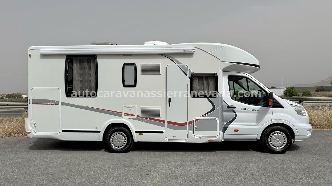 Perfilada CHALLENGER GENESIS 388 EB Autocaravanas Sierra Nevada empresa con más de 20 años de experiencia en el sector de venta de ocasión os ofrece esta magnífica casa rodante.🗣️👉 Para más información o precio 💵 consulté en nuestra página web www.autocaravanassierranevada.com ➡️🌐💻 o haga click👉🖱️ en nuestro enlace ⬇️👇 https://autocaravanassierranevada.com/listings/challenger-genesis-388-eb/ ¿Quieres pagar a plazos? Llama y te informamos sin compromiso 📞617795719 📞621251555 Extras 👇 MOTOR: Ford 2.2 TDCI 155cv AÑO: 2015 KM: 34.000 Medidas: 7,00m x 3,00m Plazas viajar: 4 Plazas dormir: 4 * Medida Garaje con doble portón:(2,15m x 0,90m x 1,20m) * Camas (Isla elevable manual / Colgante en salón) * Cadena de distribución Extras: Aire acondicionado (de motor) AirBag(conductor y copiloto) Velocidad de crucero Cierre centralizado en cabina Espejos eléctricos Elevalunas eléctricos Radio original Ford (USB-BLUETOOTH-AUX) Cámara de visión trasera Asientos giratorios Mosquiteras en ventanas, claraboyas ClaraboyasTransparentes Claraboya panorámica XXL en cabina Climatizador de 12v Frigo THETFORD (220v, Gas, 12v, Auto) 175L capacidad Baño central con mampara separada de aseo 2 Batería de 100ah. 1 Placa solar de 100w. Calefacción TRUMA COMBI INET READY a gasoil Tv 12v. (TDT - HDMI - USB - DVD) Escalón de doble peldaño integrado Toldo FIAMMA de 4m. Portabicis CarryBike para 2 Neumáticos reforzados especial camper #autocaravanastyle #viajarconniños #viajarenautocaravanaconniños #roadtrip #autocaravanaadventure #ventadeautocaravanas #autocaravanassierranevada #autocaravantravel #autocaravanaenlaplaya #kitcamping #differentholidays #camaisla #motorhome #caravanas1000 #camper #motorhome