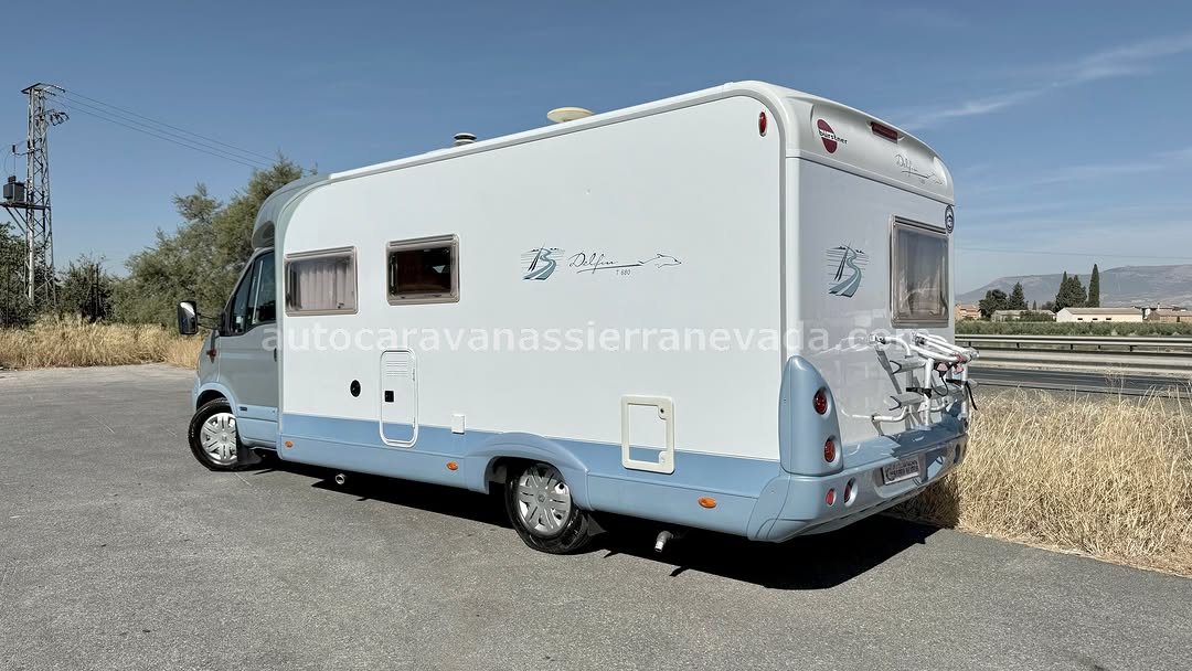 Perfilada BURSTNER DELFIN T680

Autocaravanas Sierra Nevada empresa con más de 20 años de experiencia en el sector de venta de ocasión os ofrece esta magnífica casa rodante.🗣️👉 Para más información o precio 💵 consulté en nuestra página web

www.autocaravanassierranevada.com

➡️🌐💻 o haga click👉🖱️ en nuestro enlace ⬇️👇

https://autocaravanassierranevada.com/listings/burstner-delfin-t680-2/

¿Quieres pagar a plazos?
Llama y te informamos sin compromiso

📞617795719
📞621251555

Extras 👇

MOTOR: Renault 3.0 DCI 140cv
AÑO: 2004
KM: 121.000
Medidas: 6,80m x 2,70m
Plazas viajar: 4
Plazas dormir: 4
* Medida Garaje:(1,20m x 1,20m x 0,55m)
* Camas (Francesa /Salón Convertible)
* CADENA DE DISTRIBUCIÓN
Extras:
Aire acondicionado(de motor)
AirBag(sólo conductor)
Cierre centralizado(en cabina)
Espejo eléctricos
Elevalunas eléctricos
Radio (CD-AUX)
Asientos giratorios
OscurecedoresREMIS en cabina completa
Mosquiteras en ventanas y claraboyas
Claraboyas transparentes y ClaraboyaXXL en salón
Frigo DOMETIC (220v, Gas, 12v, Auto) 142L capacidad
Horno
Extractor de humos
Ducha con mampara dentro de aseo
Batería de 95ah.
Placa solar de 100w.
Calefacción Trumatic c
Tv 12v. (TDT-HDMI-USB)+ Antena TDT
Escalón de doble peldaño integrado
Toldo Lateral de 3m.
Portabicis para 2
1 Cierres de seguridad (puerta principal)
Neumáticos reforzados especial camper

#autocaravanastyle #viajarconniños #viajarenautocaravanaconniños #roadtrip #autocaravanaadventure #ventadeautocaravanas #autocaravanassierranevada #autocaravantravel #autocaravanaenlaplaya #kitcamping #differentholidays #camaisla #motorhome #caravanas1000 #camper #motorhome