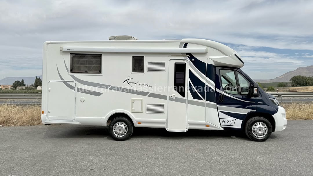 Perfilada McLouis MC4-62G karat edition

Autocaravanas Sierra Nevada empresa con más de 20 años de experiencia en el sector de venta de ocasión os ofrece esta magnífica casa rodante.🗣️👉 Para más información o precio 💵 consulté en nuestra página web

www.autocaravanassierranevada.com

➡️🌐💻 o haga click👉🖱️ en nuestro enlace ⬇️👇

https://autocaravanassierranevada.com/listings/mclouis-mc4-62g-karat-edition/

¿Quieres pagar a plazos?
Llama y te informamos sin compromiso

📞617795719
📞621251555

Extras 👇

MOTOR: Fiat Ducato 2.3 MultiJet 150cv
AÑO: 2015
KM: 41.000
Medidas: 6,70m x 3,00m
Plazas viajar: 4
Plazas dormir: 4
* Medida Garaje doble portón: (2,20m x 0,95m x 1,10m)
* Camas (Isla elevable/ Colgante eléctrica en Salón)
* Suspension neumática

Extras:
Aire acondicionado (de motor)
AirBags (conductor y copiloto)
Velocidad de Crucero
Cierre centralizado (en cabina)
Espejos eléctricos
Elevalunas eléctricos
Radio (2DIN - Sistema Android – BT - NAVEGADOR)
Asientos giratorios
Mosquiteras en ventanas, claraboyas y puerta principal
Claraboyas transparentes y Claraboya panorámica en cabina
Frigo THETFORD (220v, Gas, 12v, Auto) 149L capacidad
Extractor de humos
Ducha con mampara separada de aseo
Batería de 95ah.
Calefacción Truma Combi
Tv 12v. (TDT-HDMI-USB-DVD)
Escalón de doble peldaño integrado
Toldo THULE de 4m.
Suspensión neumática auto inflado en cabina
Neumáticos reforzados especial camper

#autocaravanastyle #viajarconniños #viajarenautocaravanaconniños #roadtrip #autocaravanaadventure #ventadeautocaravanas #autocaravanassierranevada #autocaravantravel #autocaravanaenlaplaya #kitcamping #differentholidays #camaisla #motorhome #caravanas1000 #camper