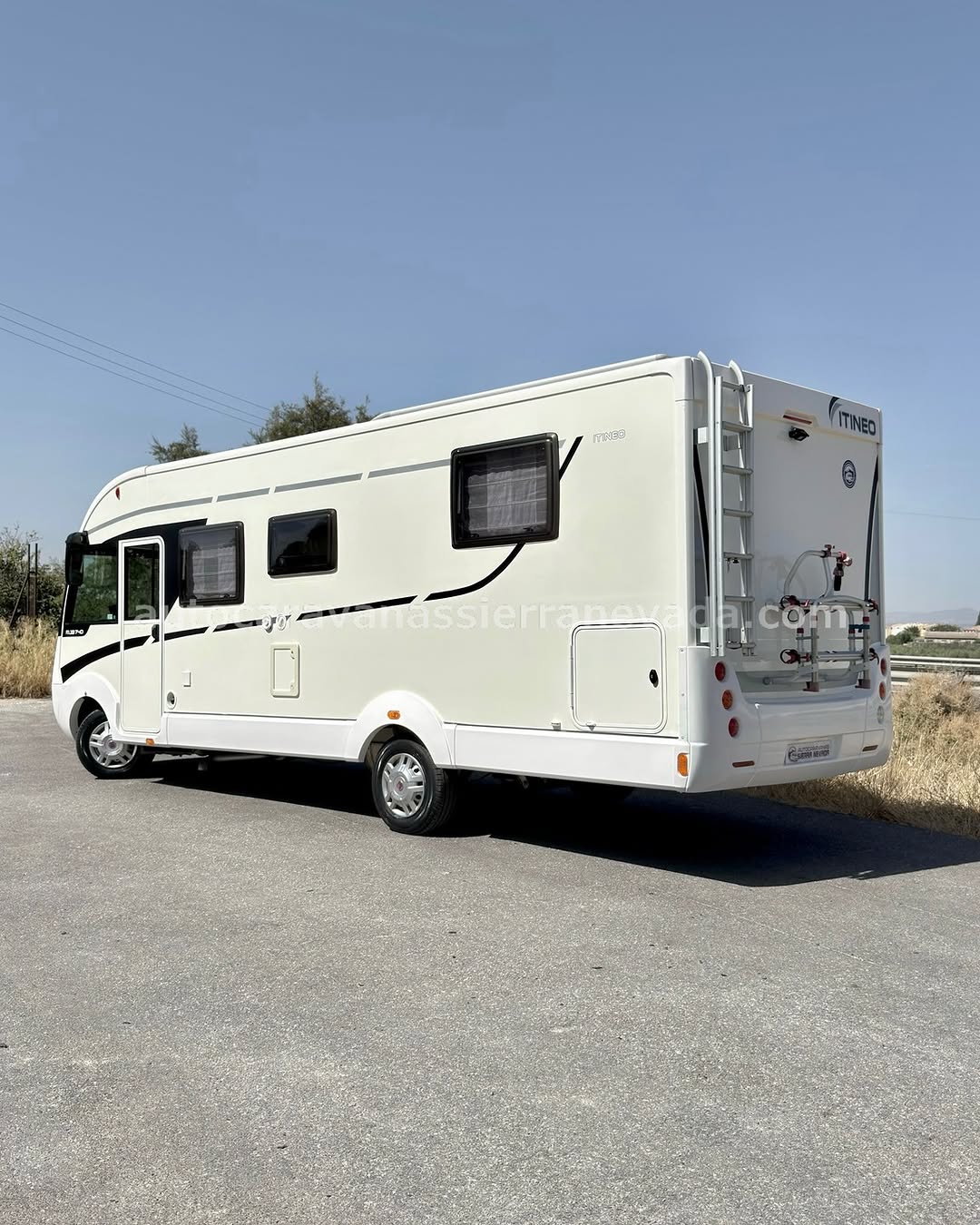 Integral ITINEO MJB740

Autocaravanas Sierra Nevada empresa con más de 20 años de experiencia en el sector de venta de ocasión os ofrece esta magnífica casa rodante.🗣️👉 Para más información o precio 💵 consulté en nuestra página web

www.autocaravanassierranevada.com

➡️🌐💻 o haga click👉🖱️ en nuestro enlace ⬇️👇

https://autocaravanassierranevada.com/listings/itineo-mjb740/

¿Quieres pagar a plazos?
Llama y te informamos sin compromiso

📞617795719
📞621251555

Extras 👇

MOTOR: Fiat Ducato 2.3 MultiJet 150cv
AÑO: 2015
KM: 62.000
Medidas: 7,40m x 3,00m
Plazas viajar: 4
Plazas dormir: 4
* Medida Garaje doble portón: (2,20m x 1,10m x 1,00m)
* Camas (Gemelas / Colgante en cabina)

Extras:
Aire acondicionado(de motor)
AirBag(conductor y copiloto)
Velocidad de Crucero
Cierre centralizado
Espejos eléctricos
Elevalunas eléctricos (conductor)
Radio (SD-BT-USB-AUX)
Cámara de Visión Trasera
Asientos giratorios
Oscurecedores REMIS en cabina completa
Mosquiteras en ventanas, claraboyas y puerta principa
Claraboyas transparentes y Claraboya xxl en salón
Frigo THETFORD (220v, Gas, 12v, Auto) 150L capacidad
Ducha con mampara separada de aseo
Batería de 100ah.
Placa solar de 100w.
Calefacción Truma combi
Tv 12v. (TDT-HDMI-USB-DVD)
Escalón de doble peldaño integrado
Toldo THULE de 4m.
Escalera trasera
Baca de aluminio
Portabicis para 2
Neumáticos reforzados especial camper

#autocaravanastyle #viajarconniños #viajarenautocaravanaconniños #roadtrip #autocaravanaadventure #ventadeautocaravanas #autocaravanassierranevada #autocaravantravel #autocaravanaenlaplaya #kitcamping #differentholidays #camaisla #motorhome #caravanas1000 #camper