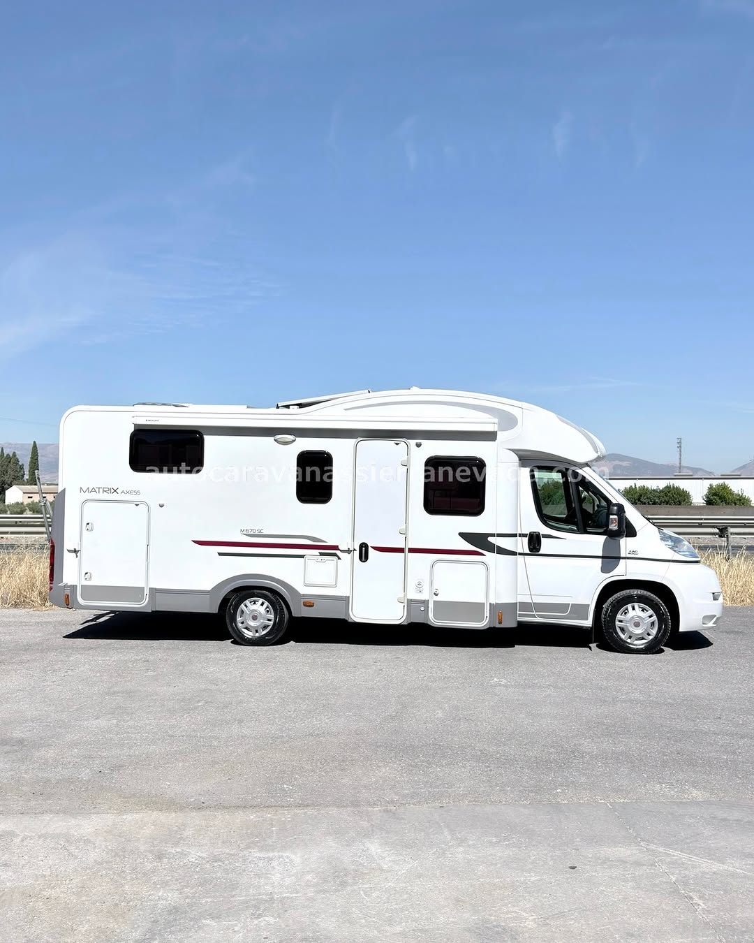 Perfilada ADRIA AXCESS 670

Autocaravanas Sierra Nevada empresa con más de 20 años de experiencia en el sector de venta de ocasión os ofrece esta magnífica casa rodante.🗣️👉 Para más información o precio 💵 consulté en nuestra página web

www.autocaravanassierranevada.com

➡️🌐💻 o haga click👉🖱️ en nuestro enlace ⬇️👇

https://autocaravanassierranevada.com/listings/adria-axcess-670/

¿Quieres pagar a plazos?
Llama y te informamos sin compromiso

📞617795719
📞621251555

Extras 👇

MOTOR: Fiat Ducato 2.3 Multijet 130cv
AÑO: 2012
KM:116.000
Medidas: 7,20m x 2,90m
Plazas viajar: 5
Plazas dormir: 5
* Medida maleteros: (2,15m x 1,05m x 1,20m)
* Camas (Isla / Colgante en salón/Salón convertible)

Extras:
Aire acondicionado( de motor)
AirBag(solo conductor)
Velocidad de Crucero
Cierre centralizado( en cabina)
Espejos eléctricos
Elevalunas eléctricos
Radio (2DIN-CD-USB-SD-AUX-BT-NAVEGADOR)
Cámara de visión trasera(en radio)
Asientos giratorios
Oscurecedores REMIS en cabina
Mosquiteras en ventanas, claraboyas
Claraboyas transparentes y Claraboya panorámica xxl en cabina y XXL salón
Frigo DOMETIC (220v, Gas, 12v, Auto) 189L capacidad
Ducha con mampara dentro de aseo
Inverter de 1000w.
2 Batería de 95ah.
2 Placa solar de 100w.
Calefacción Truma Combi
Tv 12v. (TDT - HDMI - USB - DVD)
Escalón de doble peldaño integrado
Toldo PROSTORde 4m.
Portabicis THULE para 3
3 cierres de seguridad
Neumáticos reforzados especial camper

#autocaravanastyle #viajarconniños #viajarenautocaravanaconniños #roadtrip #autocaravanaadventure #ventadeautocaravanas #autocaravanassierranevada #autocaravantravel #autocaravanaenlaplaya #kitcamping #differentholidays #camaisla #motorhome #caravanas1000 #camper