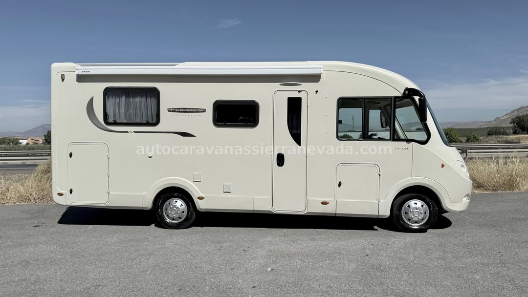 Integral FLEURETTE Florium Landcaster 71

Autocaravanas Sierra Nevada empresa con más de 20 años de experiencia en el sector de venta de ocasión os ofrece esta magnífica casa rodante.🗣️👉 Para más información o precio 💵 consulté en nuestra página web

www.autocaravanassierranevada.com

➡️🌐💻 o haga click👉🖱️ en nuestro enlace ⬇️👇

https://autocaravanassierranevada.com/listings/fleurette-florium-landcaster-71/

¿Quieres pagar a plazos?
Llama y te informamos sin compromiso

📞617795719
📞621251555

Extras 👇

MOTOR:Fiat Ducato 2.3 MultiJet 130cv
AÑO: 2013
KM: 59.000
Medidas: 7,00m x 3,00m
Plazas viajar: 4
Plazas dormir: 4
* Medida Garaje: (2,15m x 1,00m x 0,80m)
* Camas (Isla/ Colgante)
* Chasis ALKO + Barras de torsión
Extras:
Aire acondicionado(de motor)
AirBag(conductor y copiloto)
Velocidad de Crucero
Cierre centralizado
Espejos eléctricos
Elevalunas eléctricos (sólo conductor)
Radio (2DIN-CD-USB-BT-CAMARA TRASERA)
Asientos giratorios
Oscurecedores REMIS en cabina completa
Mosquiteras en ventanas, claraboyas
Claraboyas transparentes y Claraboya xxl en salón
Frigo DOMETIC (220v, Gas, 12v, Auto) 160L capacidad
Horno a gas
Extractor de humos
Ducha con mampara separada de aseo
1 Baterías LITIO de 260ah.
2 Placas solares de 80w.
Calefacción TRUMA Combi
Tv 12v. (TDT-HDMI-USB-DVD)
Escalón de doble peldaño integrado
Toldo PROSTOR de 4m.
Baca de aluminio
Neumáticos reforzados marca CONTINENTAL especial camper

#autocaravanastyle #viajarconniños #viajarenautocaravanaconniños #roadtrip #autocaravanaadventure #ventadeautocaravanas #autocaravanassierranevada #autocaravantravel #autocaravanaenlaplaya #kitcamping #differentholidays #camaisla #motorhome #caravanas1000 #camper #motorhome