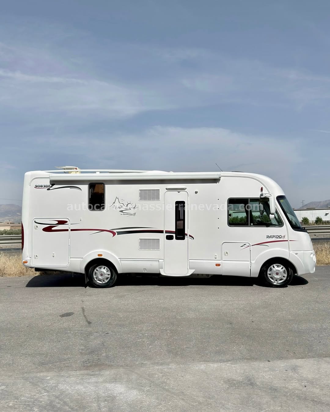 Integral BENIMAR ARISTEO 696
Autocaravanas Sierra Nevada empresa con más de 20 años de experiencia en el sector de venta de ocasión os ofrece esta magnífica casa rodante.🗣️👉 Para más información o precio 💵 consulté en nuestra página web
www.autocaravanassierranevada.com
➡️🌐💻 o haga click👉🖱️ en nuestro enlace ⬇️👇
https://autocaravanassierranevada.com/listings/benimar-aristeo-696/
¿Quieres pagar a plazos?
Llama y te informamos sin compromiso
📞617795719
📞621251555
Extras 👇
MOTOR: Fiat Ducato 2.3 MultiJet 150cv
AÑO: 2018
KM:17.000
Medidas: 7,40m x 3,10m
Plazas viajar: 5
Plazas dormir: 5
* Medida Garaje con doble portón : (2,20m x 1,05m x 1,30m)
* Camas (Isla elevable / Colgante en cabina/Salón Convertible)
*Suspensión neumática
Extras:
Aire acondicionado (de motor)
AirBag(conductor y copiloto)
Velocidad de Crucero
Cierre centralizado
Espejos eléctricos
Elevalunas eléctricos (sólo conductor)
Radio (2DIN-USB-MBT-Navegador)
Cámara de visión trasera
Sensor de aparcamiento
Cámara de video delantera con tarjeta SD
Asientos giratorios
OscurecedoresREMIS en cabina completa
Mosquiteras en ventanas, claraboyas y puerta principal
Claraboyas transparentes y Claraboya xxl en salón
Aire Acondicionado TRUMA AVENTA a 220v
Frigo THETFORD (220v, Gas, 12v, Auto) 141L capacidad
Horno
Ducha con mampara separada de aseo
Sistema wc con sog
Inversor de 600w
Batería de 100ah.
2 Placa solar de 100w. con regulador mppt
Calefacción TrumaInetReady
Tv 12v. (TDT-HDMI-USB-DVD)
Escalón de doble peldaño integrado
Toldo FIAMMA de 4m.
Portabicis FIAMMACARRY BIKE para 4
Patas estabilizadoras
4 Cierres de seguridad
Neumáticos reforzados especial camper
#autocaravanastyle #viajarconniños #viajarenautocaravanaconniños #roadtrip #autocaravanaadventure #ventadeautocaravanas #autocaravanassierranevada #autocaravantravel #autocaravanaenlaplaya #kitcamping #differentholidays #camaisla #motorhome #caravanas1000 #camper