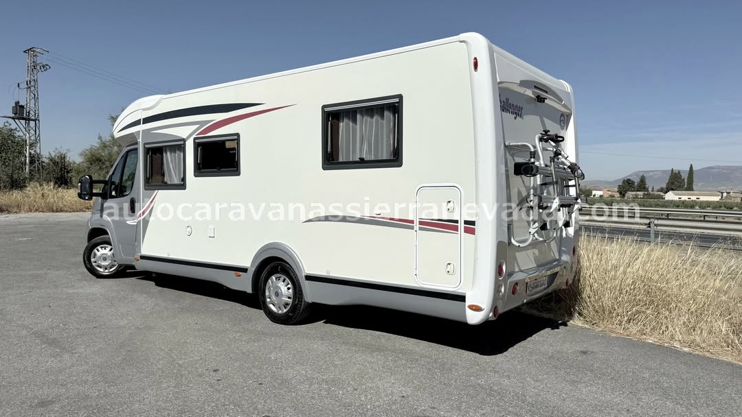 Perfilada CHALLENGER MAGEO 118

Autocaravanas Sierra Nevada empresa con más de 20 años de experiencia en el sector de venta de ocasión os ofrece esta magnífica casa rodante.🗣️👉 Para más información o precio 💵 consulté en nuestra página web

www.autocaravanassierranevada.com

➡️🌐💻 o haga click👉🖱️ en nuestro enlace ⬇️👇

https://autocaravanassierranevada.com/listings/challenger-mageo-118/

¿Quieres pagar a plazos?
Llama y te informamos sin compromiso

📞617795719
📞621251555

Extras 👇

MOTOR:Fiat Ducato 2.3. MultiJet 130cv
AÑO: 2012
KM: 56.000
Medidas: 7,20m x 2,90m
Plazas viajar: 4
Plazas dormir: 4
* Medida Garaje con doble portón: (2,15m x 0,80m x 0,80m)
* Camas (Isla /Salón Convertible)

Extras:
Aire acondicionado(de motor)
AirBag(conductor y copiloto)
Cierre centralizado(en cabina)
Velocidad de crucero
Espejos eléctricos
Elevalunas eléctricos
Radio (CD-AUX)
Cámara de visión trasera
Asientos giratorios
Mosquiteras en ventanas, claraboyas y puerta principal
Claraboya XXL en salón y Claraboya panorámica XXL en cabina
TurboVent
Frigo DOMETIC (220v, Gas, 12v) 190L capacidad
Ducha con mampara separada de aseo
Bateríade 95ah.
Placa solar de 100w.
Calefacción WEBASTO a gasoil
Tv 12v. (TDT-HDMI-USB-DVD)
Escalón integrado
Toldo FIAMMA de 4m.
Portabicis para 2 elevable
Neumáticos reforzados especial camper

#autocaravanastyle #viajarconniños #viajarenautocaravanaconniños #roadtrip #autocaravanaadventure #ventadeautocaravanas #autocaravanassierranevada #autocaravantravel #autocaravanaenlaplaya #kitcamping #differentholidays #camaisla #motorhome #caravanas1000 #camper #motorhome