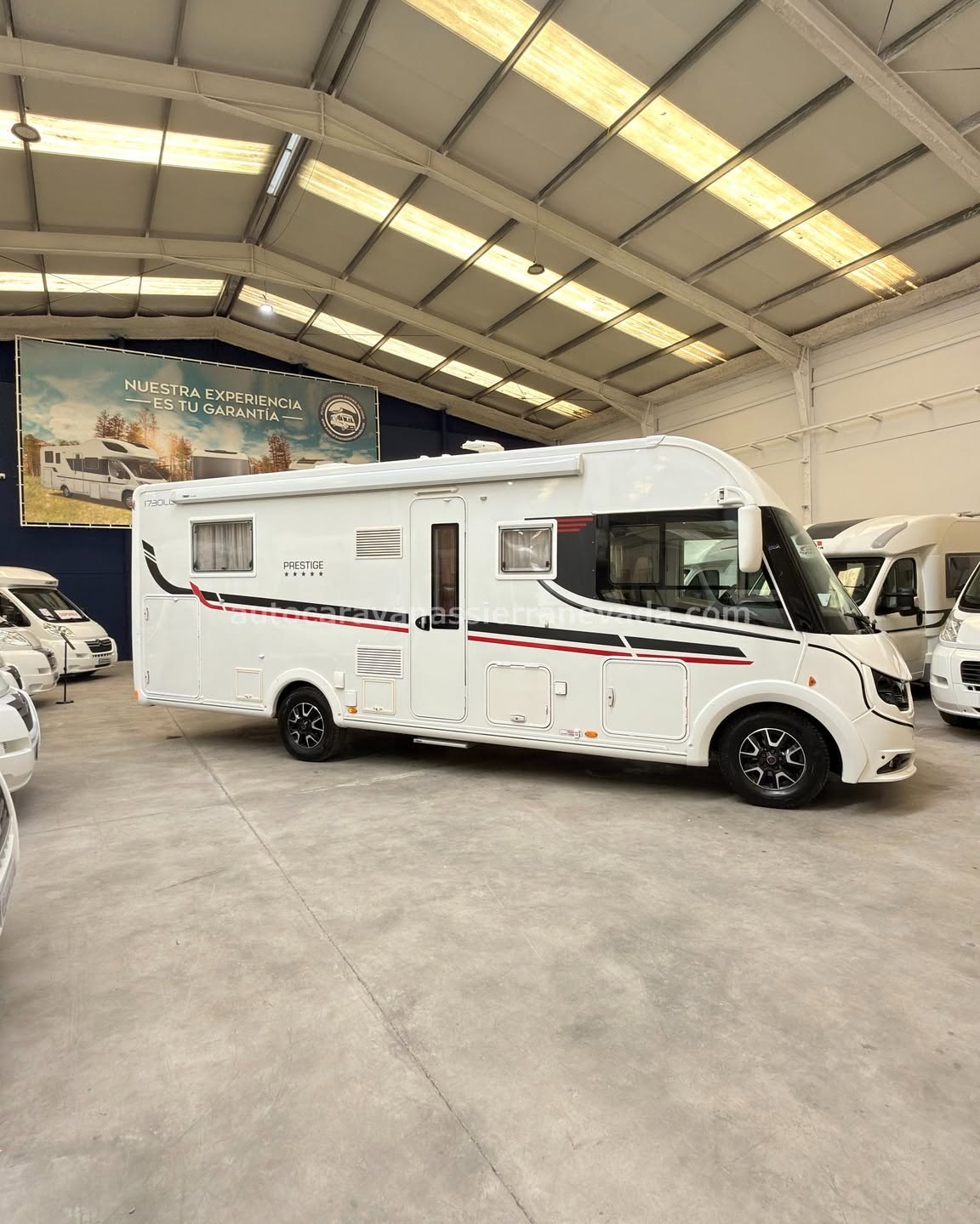 V26/14 AUTOCARAVANA INTEGRAL AUTOSTAR I730 En Autocaravanas Sierra Nevada llevamos más de 22 años ayudando a nuestros clientes a cumplir el sueño de viajar con libertad. Cada vehículo es revisado y reacondicionado a fondo, cuidando cada detalle para que luzca, funcione y se sienta como nuevo, preparado para ofrecer años de fiabilidad y disfrute. Para más información o precio 💵 consulté en nuestra web www.autocaravanassierranevada.com o haga click 👉🖱️ en nuestro enlace ⬇️👇 https://autocaravanassierranevada.com/autocaravanas/autostar-i730-v26-14/ ¿Quieres pagar a plazos? Llama y te informamos sin compromiso 📞617 79 57 19 📞687 85 35 11 EQUIPAMIENTO Y EXTRAS 👇 MOTOR: FIAT DUCATO 2.3 MULTIJET 150cv AÑO: 2017 KM: 50.000 Medidas exteriores: 7,50m x 2,95m Plazas: 4 Extras y Equipamiento: * Medida maletero con doble acceso: (2,16m x 1,17m x 1,00m) * Camas (Isla/ Colgante en cabina) CHASIS ALKO Suspensión neumática con autoinflado Aire acondicionado de motor Airbag (conductor y copiloto) Cierre centralizado Velocidad de crucero Espejos eléctricos Elevalunas eléctricos (conductor) Equipo Multimedia Sensor de aparcamiento Cámara trasera Oscurecedores REMIS en cabina Asientos Giratorios Mosquiteras en ventanas y claraboyas Claraboyas transparentes y claraboyas XXL en salón Frigo THETFORD (220v, Gas, 12v, Auto) 171L capacidad Extractor de humos Ducha con mampara separada de aseo Batería de 95ah Calefacción caldera Alde 2 TV 12 V. Escalon eléctrico de aluminio Toldo THULE OMNISTOR de 4,40m Portabicis para 2 Maleteros con acceso al doble suelo Neumáticos reforzados especial camper www.autocaravanassierranevada.com #autocaravanasgranada #autocaravanaocasion #autocaravanasdeocasion #ventaautocaravana #compraautocaravana #autocaravanabarata #caravaningandalucia #autocaravanasur #granadaturismo #granadaocasion #andaluciavanlife #vanlife #camperlife #motorhome #campervan #viajarenautocaravana #caravaninglife #aventuraenruta #viajeslibres #escapadarural #naturalezaylibertad #viajarporelmundo #rutavanlife #descubreespaña