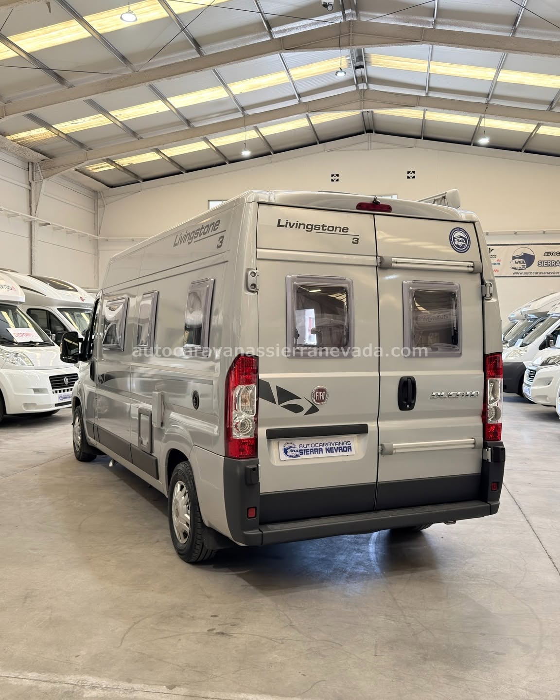 E26/09 AUTOCARAVANA CAMPER ROLLER TEAM LIVINGSTONE 3 En Autocaravanas Sierra Nevada llevamos más de 22 años ayudando a nuestros clientes a cumplir el sueño de viajar con libertad. Cada vehículo es revisado y reacondicionado a fondo, cuidando cada detalle para que luzca, funcione y se sienta como nuevo, preparado para ofrecer años de fiabilidad y disfrute. Para más información o precio 💵 consulte en nuestra web www.autocaravanassierranevada.com o haga click 👉🖱️ en nuestro enlace ⬇️👇 https://autocaravanassierranevada.com/autocaravanas/roller-team-livingstone-3-e26-09/ ¿Quieres pagar a plazos? Llama y te informamos sin compromiso 📞617 79 57 19 📞687 85 35 11 EQUIPAMIENTO Y EXTRAS 👇 MOTOR: FIAT DUCATO 2.3 MULTIJET 120cv AÑO: 2009 KM: 115.000 Medidas exteriores: 5,90m x 2,60m Plazas: 4 Extras y Equipamiento: * Medidas maletero : (1,20m x 0,90m x 0,70m) * Cama (Transversal) Aire acondicionado (de motor) ASR Velocidad de Crucero Cierre centralizado Espejos eléctricos Elevalunas eléctricos Equipo Multimedia Asientos giratorios Mosquiteras en ventanas y claraboyas Claraboya xxl en salón Frigo DOMETIC (220v, Gas, 12v) 77L Ducha dentro de aseo Batería de 100ah. 2 Placa Solar de 100w TV. a 12v. Calefacción WEBASTO a gasoil Escalón eléctrico de aluminio Toldo OMNISTOR de 3m Neumáticos reforzados especial camper www.autocaravanassierranevada.com #autocaravanasgranada #autocaravanaocasion #autocaravanasdeocasion #ventaautocaravana #compraautocaravana #autocaravanabarata #caravaningandalucia #autocaravanasur #granadaturismo #granadaocasion #andaluciavanlife #vanlife #camperlife #motorhome #campervan #viajarenautocaravana #caravaninglife #aventuraenruta #viajeslibres #escapadarural #naturalezaylibertad #viajarporelmundo #rutavanlife #descubreespaña