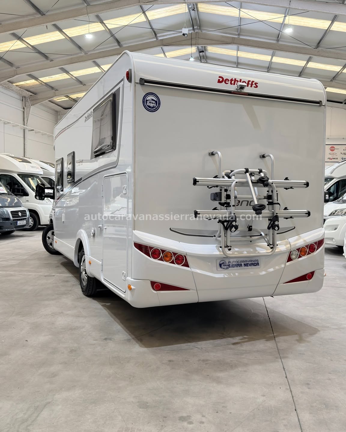 E26/23 AUTOCARAVANA PERFILADA DETHLEFFS T7057 EB En Autocaravanas Sierra Nevada llevamos más de 22 años ayudando a nuestros clientes a cumplir el sueño de viajar con libertad. Cada vehículo es revisado y reacondicionado a fondo, cuidando cada detalle para que luzca, funcione y se sienta como nuevo, preparado para ofrecer años de fiabilidad y disfrute. Para más información o precio 💵 consulté en nuestra web www.autocaravanassierranevada.com o haga click 👉🖱️ en nuestro enlace ⬇️👇 https://autocaravanassierranevada.com/autocaravanas/dethleffs-t7057-eb-e26-23/ ¿Quieres pagar a plazos? Llama y te informamos sin compromiso 📞617 79 57 19 📞687 85 35 11 EQUIPAMIENTO Y EXTRAS 👇 MOTOR: FIAT DUCATO 2.3 MULTIJET 130cv AÑO: 2016 KM: 28.000 Medidas exteriores: 7,40m x 2,90m Plazas: 4 Extras y Equipamiento: * Medidas maletero doble portón : (2,20m x 1,10m x 1,20m) * Camas(Gemelas/Colgante eléctrica en salón) Aire acondicionado (de motor) AirBag (conductor y copiloto) Velocidad de Crucero Cierre centralizado(en cabina) Espejos eléctricos Elevalunas eléctricos Equipo Multimedia Cámara de visión trasera Asientos giratorios Oscurecedores REMIS en cabina completa Mosquiteras en ventanas ,claraboyas y puerta principal Claraboya panorámica xxl en cabina Frigo THETFORD (220v, Gas, 12v-auto) 135L Ducha con mampara separada de aseo Batería de 100ah. Placa Solar de 100w TV 12v Calefacción Truma Inet Ready Escalón eléctrico de aluminio Toldo THULE de 4,5m Patas estabilizadras Portabicis para 2 Neumáticos reforzados especial camper www.autocaravanassierranevada.com #autocaravanasgranada #autocaravanaocasion #autocaravanasdeocasion #ventaautocaravana #compraautocaravana #autocaravanabarata #caravaningandalucia #autocaravanasur #granadaturismo #granadaocasion #andaluciavanlife #vanlife #camperlife #motorhome #campervan #viajarenautocaravana #caravaninglife #aventuraenruta #viajeslibres #escapadarural #naturalezaylibertad #viajarporelmundo #rutavanlife #descubreespaña E26/23 AUTOCARAVANA PERFILADA DETHLEFFS T7057 EB
En Autocaravanas Sierra Nevada llevamos más de 22 años ayudando a nuestros clientes a cumplir el sueño de viajar con libertad.
Cada vehículo es revisado y reacondicionado a fondo, cuidando cada detalle para que luzca, funcione y se sienta como nuevo, preparado para ofrecer años de fiabilidad y disfrute.
Para más información o precio 💵 consulté en nuestra web www.autocaravanassierranevada.com
o haga click 👉🖱️ en nuestro enlace ⬇️👇
https://autocaravanassierranevada.com/autocaravanas/dethleffs-t7057-eb-e26-23/
¿Quieres pagar a plazos?
Llama y te informamos sin compromiso
📞617 79 57 19
📞687 85 35 11
EQUIPAMIENTO Y EXTRAS 👇
MOTOR: FIAT DUCATO 2.3 MULTIJET 130cv
AÑO: 2016
KM: 28.000
Medidas exteriores: 7,40m x 2,90m
Plazas: 4
Extras y Equipamiento:
* Medidas maletero doble portón : (2,20m x 1,10m x 1,20m)
* Camas(Gemelas/Colgante eléctrica en salón)
Aire acondicionado (de motor)
AirBag (conductor y copiloto)
Velocidad de Crucero
Cierre centralizado(en cabina)
Espejos eléctricos
Elevalunas eléctricos
Equipo Multimedia
Cámara de visión trasera
Asientos giratorios
Oscurecedores REMIS en cabina completa
Mosquiteras en ventanas ,claraboyas y puerta principal
Claraboya panorámica xxl en cabina
Frigo THETFORD (220v, Gas, 12v-auto) 135L
Ducha con mampara separada de aseo
Batería de 100ah.
Placa Solar de 100w
TV 12v
Calefacción Truma Inet Ready
Escalón eléctrico de aluminio
Toldo THULE de 4,5m
Patas estabilizadras
Portabicis para 2
Neumáticos reforzados especial camper
www.autocaravanassierranevada.com
#autocaravanasgranada
#autocaravanaocasion
#autocaravanasdeocasion
#ventaautocaravana
#compraautocaravana
#autocaravanabarata
#caravaningandalucia
#autocaravanasur
#granadaturismo
#granadaocasion
#andaluciavanlife
#vanlife
#camperlife
#motorhome
#campervan
#viajarenautocaravana
#caravaninglife
#aventuraenruta
#viajeslibres
#escapadarural
#naturalezaylibertad
#viajarporelmundo
#rutavanlife
#descubreespaña