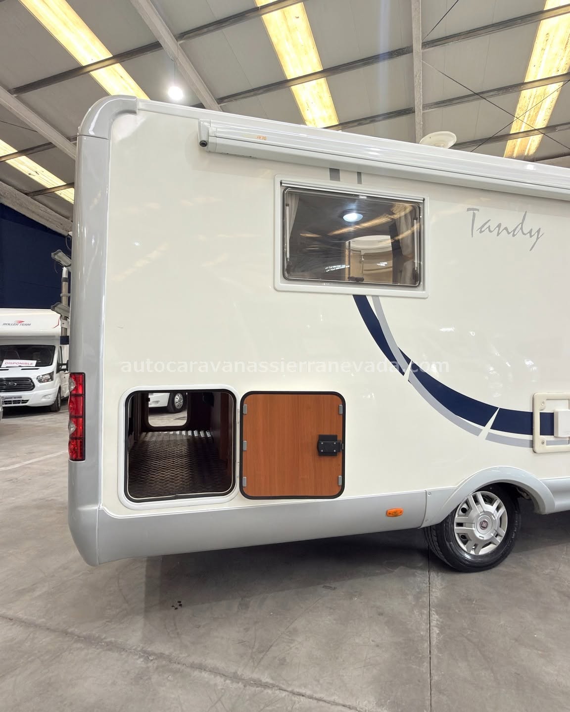 V25/106 AUTOCARAVANA PERFILADA MCLOUIS TANDY 672 En Autocaravanas Sierra Nevada llevamos más de 22 años ayudando a nuestros clientes a cumplir el sueño de viajar con libertad. Cada vehículo es revisado y reacondicionado a fondo, cuidando cada detalle para que luzca, funcione y se sienta como nuevo, preparado para ofrecer años de fiabilidad y disfrute. Para más información o precio 💵 consulté en nuestra web www.autocaravanassierranevada.com o haga click 👉🖱️ en nuestro enlace ⬇️👇 https://autocaravanassierranevada.com/autocaravanas/mclouis-tandy-672-v25-106/ ¿Quieres pagar a plazos? Llama y te informamos sin compromiso 📞617 79 57 19 📞687 85 35 11 EQUIPAMIENTO Y EXTRAS 👇 MOTOR: FIAT DUCATO 2.3 MULTIJET 130cv AÑO: 2008 KM: 98.000 Medidas exteriores: 7,30m x 2,90m Plazas: 4 Extras y Equipamiento: * Medidas maletero con doble portón : (2,20m x 0,70m x 0,70m) * Camas (Isla /Salón convertible para una) Aire acondicionado (de motor) AirBag(piloto) ASR Cierre Centralizado(en cabina) Espejos eléctricos(izquierdo no eléctrico hacia arriba y abajo) Elevalunas eléctricos Equipo Multimedia Asientos giratorios Cámara de visión trasera Asientos giratorios Oscurecedores REMIS en cabina Mosquiteras en ventanas ,claraboyas y puerta principal Claraboya xxl en salón TurboVent Frigo DOMETIC (220v, Gas, 12v-aut) 150L Horno a gas Extractor de Humos Ducha con mampara separada de aseo Batería de 100ah. Placa Solar de 100w Calefacción Trum Combi 2 TV a 12v. Escalón doble peldaño integrado Toldo OMNI V10 de 4m 1 Cierre de Seguridad Portabicis para 2 Neumáticos reforzados especial camper www.autocaravanassierranevada.com #autocaravanasgranada #autocaravanaocasion #autocaravanasdeocasion #ventaautocaravana #compraautocaravana #autocaravanabarata #caravaningandalucia #autocaravanasur #granadaturismo #granadaocasion #andaluciavanlife #vanlife #camperlife #motorhome #campervan #viajarenautocaravana #caravaninglife #aventuraenruta #viajeslibres #escapadarural #naturalezaylibertad #viajarporelmundo #rutavanlife #descubreespaña V25/106 AUTOCARAVANA PERFILADA MCLOUIS TANDY 672
En Autocaravanas Sierra Nevada llevamos más de 22 años ayudando a nuestros clientes a cumplir el sueño de viajar con libertad.
Cada vehículo es revisado y reacondicionado a fondo, cuidando cada detalle para que luzca, funcione y se sienta como nuevo, preparado para ofrecer años de fiabilidad y disfrute.
Para más información o precio 💵 consulté en nuestra web www.autocaravanassierranevada.com
o haga click 👉🖱️ en nuestro enlace ⬇️👇
https://autocaravanassierranevada.com/autocaravanas/mclouis-tandy-672-v25-106/
¿Quieres pagar a plazos?
Llama y te informamos sin compromiso
📞617 79 57 19
📞687 85 35 11
EQUIPAMIENTO Y EXTRAS 👇
MOTOR: FIAT DUCATO 2.3 MULTIJET 130cv
AÑO: 2008
KM: 98.000
Medidas exteriores: 7,30m x 2,90m
Plazas: 4
Extras y Equipamiento:
* Medidas maletero con doble portón : (2,20m x 0,70m x 0,70m)
* Camas (Isla /Salón convertible para una)
Aire acondicionado (de motor)
AirBag(piloto)
ASR
Cierre Centralizado(en cabina)
Espejos eléctricos(izquierdo no eléctrico hacia arriba y abajo)
Elevalunas eléctricos
Equipo Multimedia
Asientos giratorios
Cámara de visión trasera
Asientos giratorios
Oscurecedores REMIS en cabina
Mosquiteras en ventanas ,claraboyas y puerta principal
Claraboya xxl en salón
TurboVent
Frigo DOMETIC (220v, Gas, 12v-aut) 150L
Horno a gas
Extractor de Humos
Ducha con mampara separada de aseo
Batería de 100ah.
Placa Solar de 100w
Calefacción Trum Combi
2 TV a 12v.
Escalón doble peldaño integrado
Toldo OMNI V10 de 4m
1 Cierre de Seguridad
Portabicis para 2
Neumáticos reforzados especial camper
www.autocaravanassierranevada.com
#autocaravanasgranada
#autocaravanaocasion
#autocaravanasdeocasion
#ventaautocaravana
#compraautocaravana
#autocaravanabarata
#caravaningandalucia
#autocaravanasur
#granadaturismo
#granadaocasion
#andaluciavanlife
#vanlife
#camperlife
#motorhome
#campervan
#viajarenautocaravana
#caravaninglife
#aventuraenruta
#viajeslibres
#escapadarural
#naturalezaylibertad
#viajarporelmundo
#rutavanlife
#descubreespaña