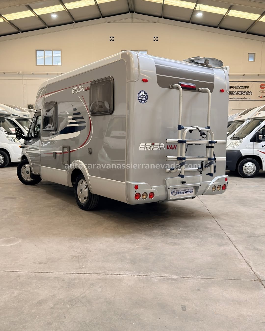 26/13 AUTOCARAVANA PERFILADA HYMER ERIBA VAN En Autocaravanas Sierra Nevada llevamos más de 22 años ayudando a nuestros clientes a cumplir el sueño de viajar con libertad. Cada vehículo es revisado y reacondicionado a fondo, cuidando cada detalle para que luzca, funcione y se sienta como nuevo, preparado para ofrecer años de fiabilidad y disfrute. Para más información o precio 💵 consulté en nuestra web www.autocaravanassierranevada.com o haga click 👉🖱️ en nuestro enlace ⬇️👇 https://autocaravanassierranevada.com/autocaravanas/hymer-eriba-van-26-13/ ¿Quieres pagar a plazos? Llama y te informamos sin compromiso 📞617 79 57 19 📞687 85 35 11 DESCRIPCIÓN TECNICA: MOTOR: FORD 2.2 TCDI 130CV AÑO: 2008 KM: 171.000 Medidas exteriores: 5,98m x 2,70m Plazas: 4 Extras y Equipamiento: Medidas maletero: (2,00m x 0,70m x 1,00m) Camas (Transversal/ Salón convertible para 1) CADENA DE DISTRIBUCIÓN Aire acondicionado (de motor) Airbag(en conductor y copiloto) Velocidad de Crucero Elevalunas eléctricos Espejos eléctricos Equipo Multimedia Asientos giratorios Oscurecedores REMIS en cabina completa Camara de Vision Trasera Mosquiteras en ventanas, claraboyas y puerta principal Claraboyas transparentes Frigo THETFORD (220v, Gas, 12v, Auto) 54L Ducha con mampara dentro de aseo 1 Batería de 100ah Placa Solar de 100w Calefacción Truma trumatic C Escalón eléctrico de aluminio Toldo FIAMMA de 3.40m Portabicis para 2 Neumáticos reforzados especial camper www.autocaravanassierranevada.com #autocaravanasgranada #autocaravanaocasion #autocaravanasdeocasion #ventaautocaravana #compraautocaravana #autocaravanabarata #caravaningandalucia #autocaravanasur #granadaturismo #granadaocasion #andaluciavanlife #vanlife #camperlife #motorhome #campervan #viajarenautocaravana #caravaninglife #aventuraenruta #viajeslibres #escapadarural #naturalezaylibertad #viajarporelmundo #rutavanlife #descubreespaña