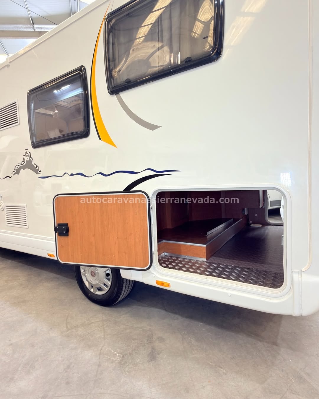 E26/27 AUTOCARAVANA PERFILADA BENIMAR MILEO 885

En Autocaravanas Sierra Nevada llevamos más de 22 años ayudando a nuestros clientes a cumplir el sueño de viajar con libertad.

Cada vehículo es revisado y reacondicionado a fondo, cuidando cada detalle para que luzca, funcione y se sienta como nuevo, preparado para ofrecer años de fiabilidad y disfrute.

Para más información o precio 💵 consulté en nuestra web www.autocaravanassierranevada.com

o haga click 👉🖱️ en nuestro enlace ⬇️👇

https://autocaravanassierranevada.com/autocaravanas/benimar-mileo-885-e26-27/

¿Quieres pagar a plazos?
Llama y te informamos sin compromiso

📞617 79 57 19
📞687 85 35 11

EQUIPAMIENTO Y EXTRAS 👇

MOTOR: FIAT DUCATO 2.3 MULTIJET 130cv
AÑO: 2011
KM: 84.000
Medidas exteriores: 6,70m x 2,80m
Plazas: 4

Extras y Equipamiento:

* Medidas maletero con doble portón : (2,15m x 1,40m x 0,70m)
* Camas (Francesa Lateral/Salón convertible para 1)

Aire acondicionado (de motor)
Airbag(en conductor y copiloto)
Velocidad de Crucero
Cierre centralizado(en cabina)
Espejos eléctricos
Elevalunas eléctricos
Equipo Multimedia
Asientos giratorios
Mosquiteras en ventanas, claraboyas y puerta principal
Claraboyas transparentes y panorámica xxl en cabina y salón
Frigo THETFORD (220v, Gas, 12v, Auto) 141L
Ducha con mampara dentro de aseo
Batería de 95ah.
Placa Solar de 100w
Calefacción webasto a gasoil
TV a 12V.
Escalón doble peldaño integrado
Toldo TRISTOR de 3,5m
Portabicis para 3
Neumáticos reforzados especial camper

www.autocaravanassierranevada.com

#autocaravanasgranada
#autocaravanaocasion
#autocaravanasdeocasion
#ventaautocaravana
#compraautocaravana
#autocaravanabarata
#caravaningandalucia
#autocaravanasur
#granadaturismo
#granadaocasion
#andaluciavanlife
#vanlife
#camperlife
#motorhome
#campervan
#viajarenautocaravana
#caravaninglife
#aventuraenruta
#viajeslibres
#escapadarural
#naturalezaylibertad
#viajarporelmundo
#rutavanlife
#descubreespaña