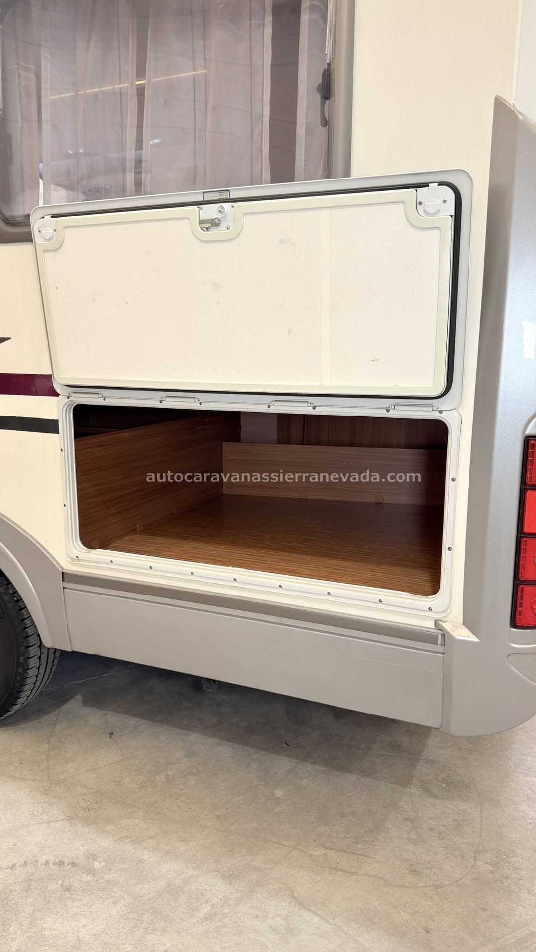 OFERTA ESPECIAL SEMANA SANTA: 39.900€ 25/108 AUTOCARAVANA PERFILADA ADRIA SPORT S573DS En Autocaravanas Sierra Nevada llevamos más de 22 años ayudando a nuestros clientes a cumplir el sueño de viajar con libertad. Cada vehículo es revisado y reacondicionado a fondo, cuidando cada detalle para que luzca, funcione y se sienta como nuevo, preparado para ofrecer años de fiabilidad y disfrute. Para más información o precio 💵 consulté en nuestra web www.autocaravanassierranevada.com o haga click 👉🖱️ en nuestro enlace ⬇️👇 https://autocaravanassierranevada.com/autocaravanas/adria-sport-s573ds-25-108/ ¿Quieres pagar a plazos? Llama y te informamos sin compromiso 📞617 79 57 19 📞687 85 35 11 EQUIPAMIENTO Y EXTRAS 👇 MOTOR: FIAT DUCATO 2.3 MULTIJET 130cv AÑO: 2011 KM: 90.000 Medidas exteriores: 6,40m x 2,70m Plazas: 6 Extras y Equipamiento: * Medidas maletero : (1,30m x 1,20m x 0,60m) * Camas (Francesa/Salón Convertible) - Aire acondicionado (de motor) - AirBag(piloto y copiloto) - Velocidad de Crucero - Cierre Centralizado(en cabina) - Espejos eléctricos - Elevalunas eléctricos - Equipo Multimedia - Sensores de aparcamiento - Mosquiteras en ventanas y claraboyas - Claraboyas Tranparentes y Claraboya xxl en salón - Frigo DOMETIC (220v, Gas, 12v) 106L - Ducha con mampara dentro de aseo - Batería de 100ah. - Placa Solar de 100w - Calefacción Truma Combi - Escalón doble peldaño integrado - Toldo TRISTOR de 3,5m - Portabicis para 2 - Neumáticos reforzados especial camper www.autocaravanassierranevada.com #autocaravanasgranada #autocaravanaocasion #autocaravanasdeocasion #ventaautocaravana #compraautocaravana #autocaravanabarata #caravaningandalucia #autocaravanasur #granadaturismo #granadaocasion #andaluciavanlife #vanlife #camperlife #motorhome #campervan #viajarenautocaravana #caravaninglife #aventuraenruta #viajeslibres #escapadarural #naturalezaylibertad #viajarporelmundo #rutavanlife #descubreespaña OFERTA ESPECIAL SEMANA SANTA: 39.900€
25/108 AUTOCARAVANA PERFILADA ADRIA SPORT S573DS
En Autocaravanas Sierra Nevada llevamos más de 22 años ayudando a nuestros clientes a cumplir el sueño de viajar con libertad.
Cada vehículo es revisado y reacondicionado a fondo, cuidando cada detalle para que luzca, funcione y se sienta como nuevo, preparado para ofrecer años de fiabilidad y disfrute.
Para más información o precio 💵 consulté en nuestra web www.autocaravanassierranevada.com
o haga click 👉🖱️ en nuestro enlace ⬇️👇
https://autocaravanassierranevada.com/autocaravanas/adria-sport-s573ds-25-108/
¿Quieres pagar a plazos?
Llama y te informamos sin compromiso
📞617 79 57 19
📞687 85 35 11
EQUIPAMIENTO Y EXTRAS 👇
MOTOR: FIAT DUCATO 2.3 MULTIJET 130cv
AÑO: 2011
KM: 90.000
Medidas exteriores: 6,40m x 2,70m
Plazas: 6
Extras y Equipamiento:
* Medidas maletero : (1,30m x 1,20m x 0,60m)
* Camas (Francesa/Salón Convertible)
- Aire acondicionado (de motor)
- AirBag(piloto y copiloto)
- Velocidad de Crucero
- Cierre Centralizado(en cabina)
- Espejos eléctricos
- Elevalunas eléctricos
- Equipo Multimedia
- Sensores de aparcamiento
- Mosquiteras en ventanas y claraboyas
- Claraboyas Tranparentes y Claraboya xxl en salón
- Frigo DOMETIC (220v, Gas, 12v) 106L
- Ducha con mampara dentro de aseo
- Batería de 100ah.
- Placa Solar de 100w
- Calefacción Truma Combi
- Escalón doble peldaño integrado
- Toldo TRISTOR de 3,5m
- Portabicis para 2
- Neumáticos reforzados especial camper
www.autocaravanassierranevada.com
#autocaravanasgranada
#autocaravanaocasion
#autocaravanasdeocasion
#ventaautocaravana
#compraautocaravana
#autocaravanabarata
#caravaningandalucia
#autocaravanasur
#granadaturismo
#granadaocasion
#andaluciavanlife
#vanlife
#camperlife
#motorhome
#campervan
#viajarenautocaravana
#caravaninglife
#aventuraenruta
#viajeslibres
#escapadarural
#naturalezaylibertad
#viajarporelmundo
#rutavanlife
#descubreespaña
