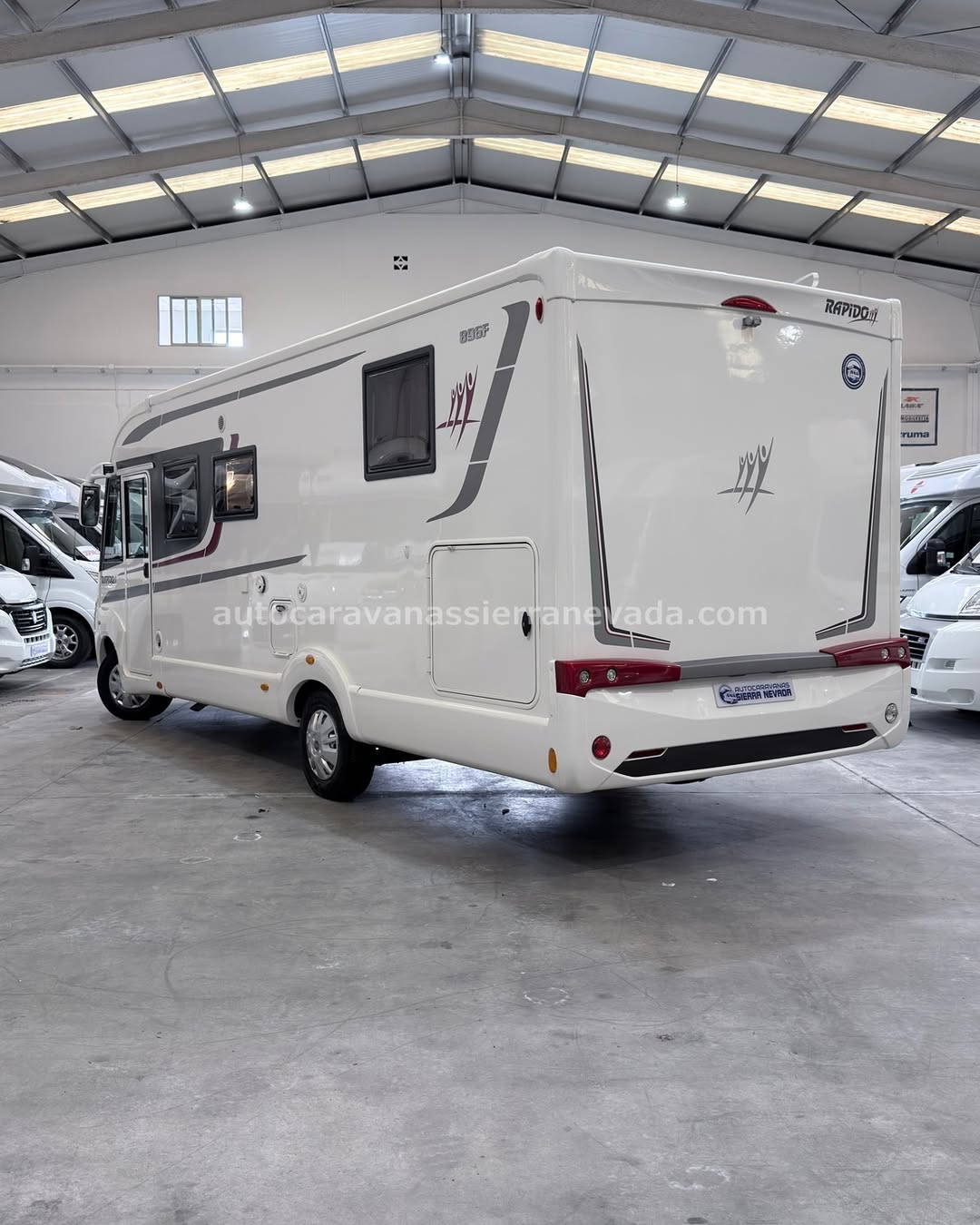 AUTOCARAVANA INTEGRAL RAPIDO 896DF

En Autocaravanas Sierra Nevada llevamos más de 20 años ayudando a nuestros clientes a cumplir el sueño de viajar con libertad.

Cada vehículo es revisado y reacondicionado a fondo, cuidando cada detalle para que luzca, funcione y se sienta como nuevo, preparado para ofrecer años de fiabilidad y disfrute.

Para más información o precio 💵 consulté en nuestra web www.autocaravanassierranevada.com

o haga click 👉🖱️ en nuestro enlace ⬇️👇

https://autocaravanassierranevada.com/listings/rapido-896df-v26-03/

¿Quieres pagar a plazos?
Llama y te informamos sin compromiso

📞617 79 57 19
📞687 85 35 11

EQUIPAMIENTO Y EXTRAS 👇

MOTOR: FIAT DUCATO 2.3 MULTIJET 130cv
AÑO: 2018
KM: 70.000
Medidas exteriores: 7,40m x 2,90m
Plazas: 4

Extras y Equipamiento:

* Medidas maletero con doble acceso : (2,20m x 1,10m x 1,10m)
* Camas (Isla elevable eléctrica/ Colgante en cabina)
* Salón FACE TO FACE

- Aire acondicionado (de motor)
- AirBag (conductor y copiloto)
- Velocidad de Crucero
- Espejos eléctricos
- Elevalunas eléctricos(conductor)
- Equipo Multimedia
- Cámara de visión trasera
- Asientos Giratorio
- Oscurecedores REMIS en cabina completa
- Mosquiteras en ventanas ,claraboyas y puerta principal
- Claraboyas transparentes y Claraboya xxl en salón
- Climatizador a 12v
- Frigo THETFORD (220v, Gas, 12v,aut) 149L Extractor de Humos
- Ducha con mampara separada de aseo
- Batería de 100ah.
- Placa solar 100w
- Calefacción Truma Inet Ready
- TV.
- Escalón eléctrico de aluminio
- Toldo DOMETIC de 4,5m.
- Neumáticos reforzados especial camper

www.autocaravanassierranevada.com

#autocaravanasgranada
#autocaravanaocasion
#autocaravanasdeocasion
#ventaautocaravana
#compraautocaravana
#autocaravanabarata
#caravaningandalucia
#autocaravanasur
#granadaturismo
#granadaocasion
#andaluciavanlife
#vanlife
#camperlife
#motorhome
#campervan
#viajarenautocaravana
#caravaninglife
#aventuraenruta
#viajeslibres
#escapadarural
#naturalezaylibertad
#viajarporelmundo
#rutavanlife
#descubreespaña