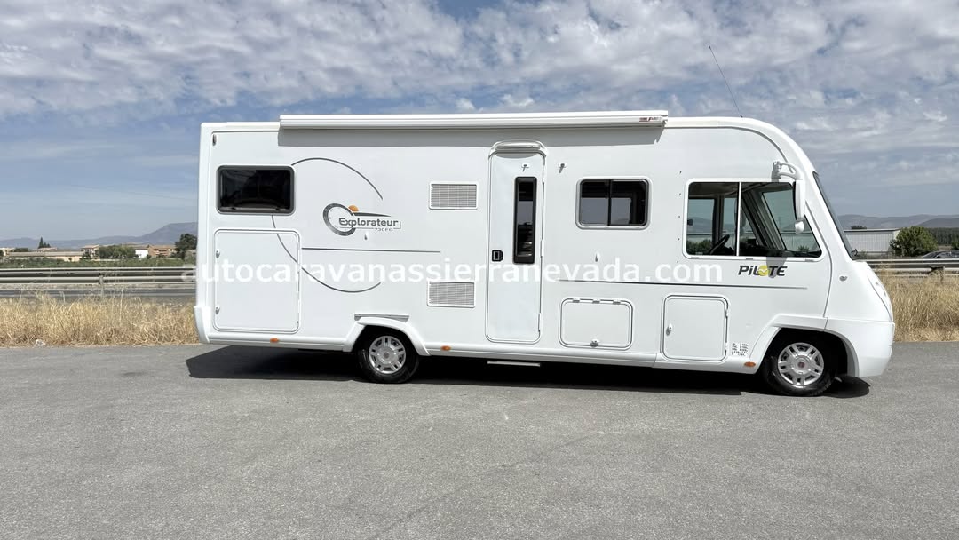 Integral PILOTE EXPLORATEUR G.730 FG Autocaravanas Sierra Nevada empresa con más de 20 años de experiencia en el sector de venta de ocasión os ofrece esta magnífica casa rodante.🗣️👉 Para más información o precio 💵 consulté en nuestra página web www.autocaravanassierranevada.com ➡️🌐💻 o haga click👉🖱️ en nuestro enlace ⬇️👇 https://autocaravanassierranevada.com/listings/pilote-aventura-g730/ ¿Quieres pagar a plazos? Llama y te informamos sin compromiso 📞617795719 📞621251555 Extras 👇 MOTOR: Fiat Ducato 3.0 MultiJet 160cv AÑO: 2008 KM: 138.000 Medidas: 7,30m x 3,00m Plazas viajar: 4 Plazas dormir: 4 * Medida Garaje con doble portón: (2,20m x 1,40m x 1,20m) * Camas (Colgante en cabina / Transversal) * Chasis ALKO + Barras de torsión * Suspensión neumática Extras: Aire acondicionado (de motor) Velocidad de crucero Cierre centralizado 2 puertas Elevalunas eléctricos (sólo conductor) Espejos Eléctricos Radio (2DIN – USB – BT – AUX – NAVEGADOR) Cámara de visión trasera Asientos giratorios Oscurecedores REMIS en cabina completa Parasoles enrollables manuales Mosquiteras en ventanas, claraboyas Claraboyas transparentes excepto plato de ducha Claraboya XXL en salón Aire acondicionado 220v. Frigo DOMETIC (220v, Gas, 12v) 150L capacidad Horno Extractor de humos Ducha con mampara separada de aseo Inverter para A/C W 2 Batería de 95ah. Placa solar de 100w. Calefacción Truma Combi Tv 12v. (TDT – HDMI – USB – DVD) Escalón eléctrico de aluminio Toldo FIAMMA de 4m. Ducha Exterior Maleteros laterales con acceso al doble suelo Neumáticos reforzados marca CONTINENTAL especial camper #autocaravanastyle #viajarconniños #viajarenautocaravanaconniños #roadtrip #autocaravanaadventure #ventadeautocaravanas #autocaravanassierranevada #autocaravantravel #autocaravanaenlaplaya #kitcamping #differentholidays #camaisla #motorhome #caravanas1000 #camper #motorhome #rv #campingwithdogs #campingcar Integral PILOTE EXPLORATEUR G.730 FG
Autocaravanas Sierra Nevada empresa con más de 20 años de experiencia en el sector de venta de ocasión os ofrece esta magnífica casa rodante.🗣️👉 Para más información o precio 💵 consulté en nuestra página web
www.autocaravanassierranevada.com
➡️🌐💻 o haga click👉🖱️ en nuestro enlace ⬇️👇
https://autocaravanassierranevada.com/listings/pilote-aventura-g730/
¿Quieres pagar a plazos?
Llama y te informamos sin compromiso
📞617795719
📞621251555
Extras 👇
MOTOR: Fiat Ducato 3.0 MultiJet 160cv
AÑO: 2008
KM: 138.000
Medidas: 7,30m x 3,00m
Plazas viajar: 4
Plazas dormir: 4
* Medida Garaje con doble portón: (2,20m x 1,40m x 1,20m)
* Camas (Colgante en cabina / Transversal)
* Chasis ALKO + Barras de torsión
* Suspensión neumática
Extras:
Aire acondicionado (de motor)
Velocidad de crucero
Cierre centralizado 2 puertas
Elevalunas eléctricos (sólo conductor)
Espejos Eléctricos
Radio (2DIN – USB – BT – AUX – NAVEGADOR)
Cámara de visión trasera
Asientos giratorios
Oscurecedores REMIS en cabina completa
Parasoles enrollables manuales
Mosquiteras en ventanas, claraboyas
Claraboyas transparentes excepto plato de ducha
Claraboya XXL en salón
Aire acondicionado 220v.
Frigo DOMETIC (220v, Gas, 12v) 150L capacidad
Horno
Extractor de humos
Ducha con mampara separada de aseo
Inverter para A/C W
2 Batería de 95ah.
Placa solar de 100w.
Calefacción Truma Combi
Tv 12v. (TDT – HDMI – USB – DVD)
Escalón eléctrico de aluminio
Toldo FIAMMA de 4m.
Ducha Exterior
Maleteros laterales con acceso al doble suelo
Neumáticos reforzados marca CONTINENTAL especial camper
#autocaravanastyle #viajarconniños #viajarenautocaravanaconniños #roadtrip #autocaravanaadventure #ventadeautocaravanas #autocaravanassierranevada #autocaravantravel #autocaravanaenlaplaya #kitcamping #differentholidays #camaisla #motorhome #caravanas1000 #camper #motorhome #rv #campingwithdogs #campingcar